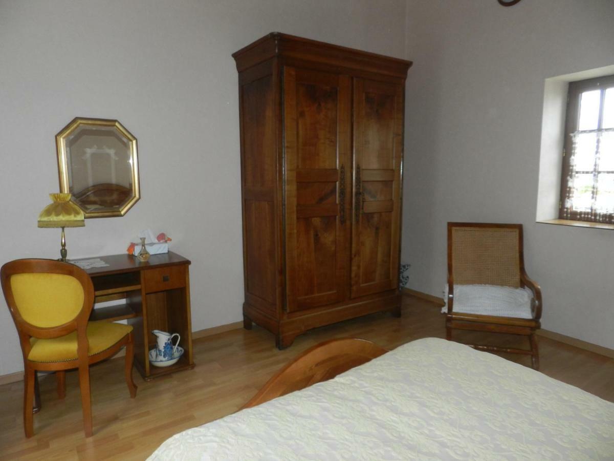 Les Quatre Saisons Villa Saint-Angeau Luaran gambar