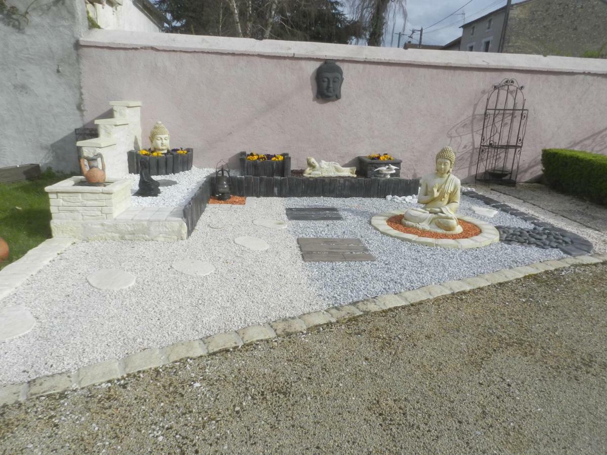 Les Quatre Saisons Villa Saint-Angeau Luaran gambar